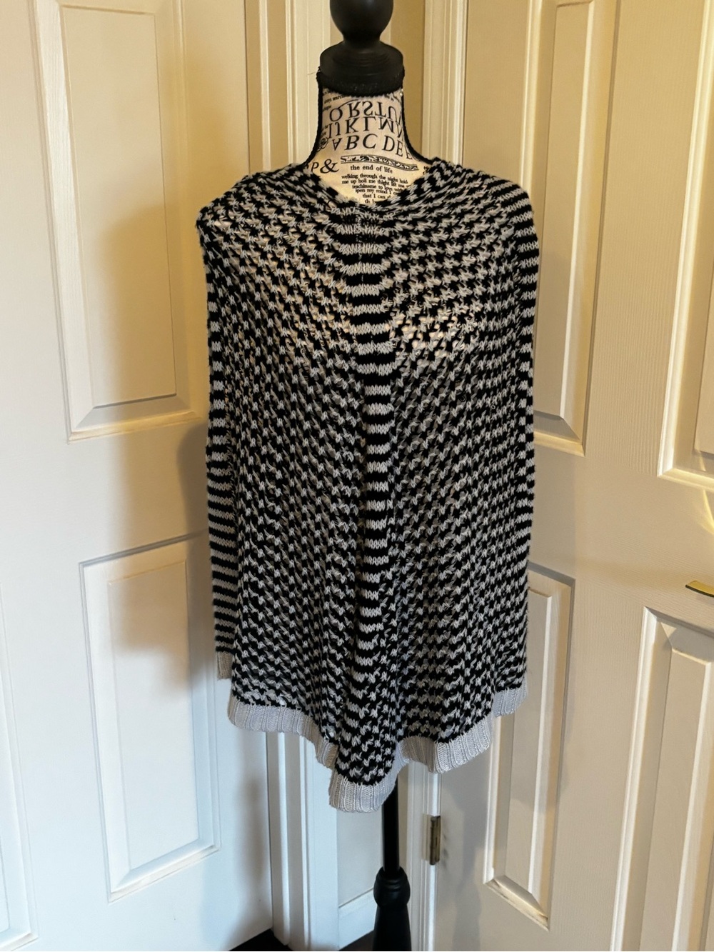 BCBGMaxAzria Sky Blue and Black Houndstooth Knit Poncho